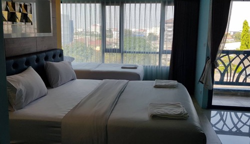 Deluxe Studio Suite
