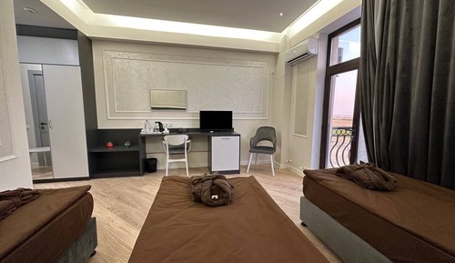 Triple Room(7d+ stay incl.5 Naftalan baths,5 paraffin treatments & 15 physiotherapy sessions)