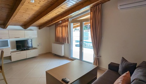 Apartment, Smoking