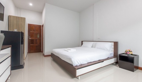 Single Room, 1 King Bed (Basic Room)