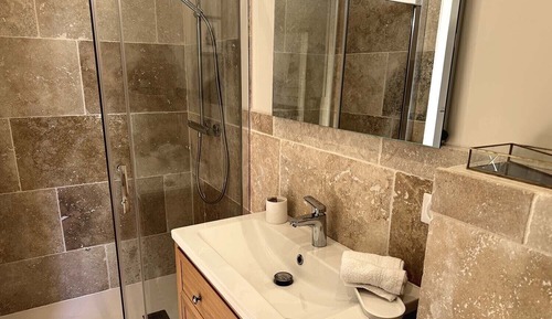 Double or Twin Room, Ensuite, Lake View