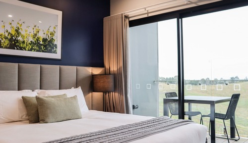 Luxury Apartment, Valley View