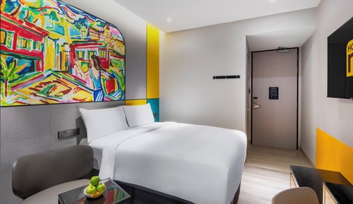 Deluxe Room, 1 Queen Bed