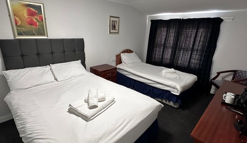 Family Suite, Ensuite