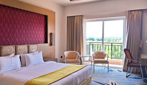 Deluxe Room, 1 King Bed, Balcony