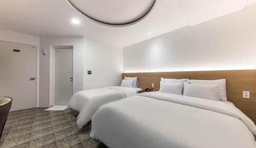 Business Twin Room (A)