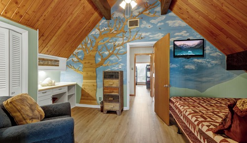 House, Multiple Beds, Hot Tub