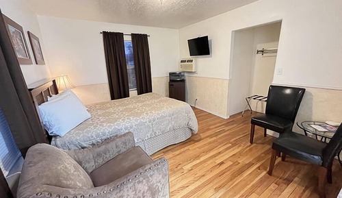 Cottage #6 (Not Dog-Friendly)