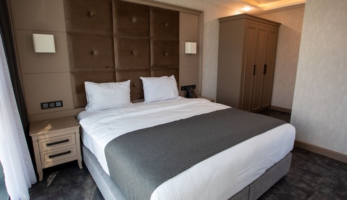 Family Room, 2 Bedrooms