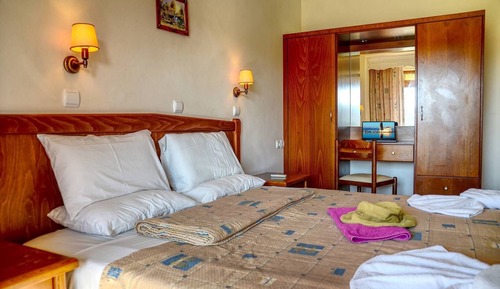 Twin Room with Garden View (Double or Twin beds)