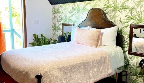The Charming Room #14 (Guest House)