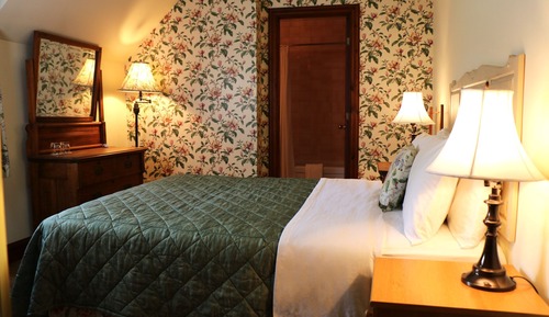 The Flower-Full Room #4