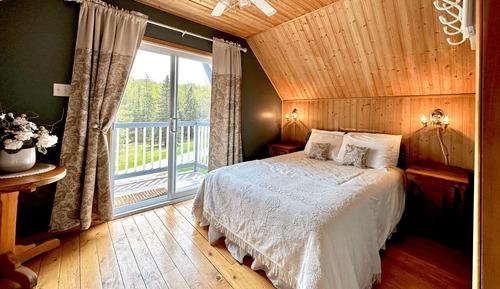 The Quiet Room #15 (Guest House)