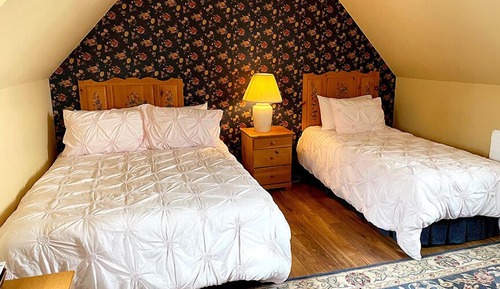 Family and Friends Room #9
