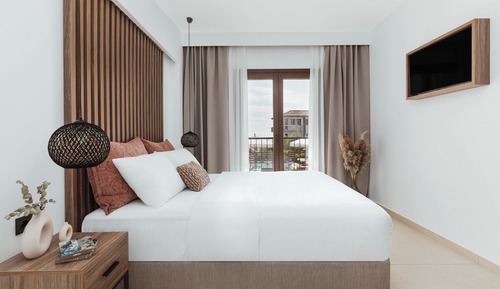 Superior Triple Room, Pool View
