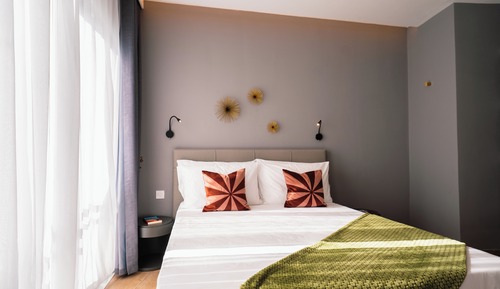 Deluxe Studio Suite, Pool View