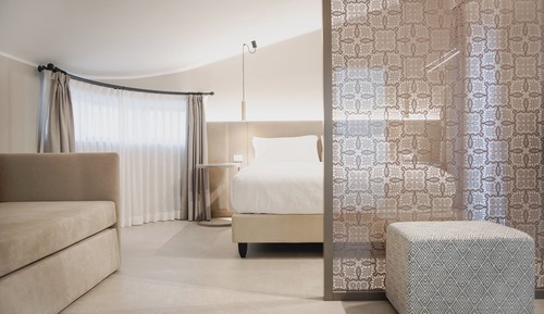 Deluxe Studio Suite