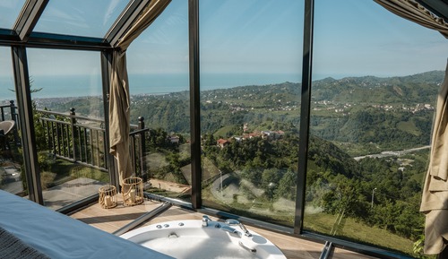 Honeymoon Bungalow, 1 Bedroom, River View, Slope side