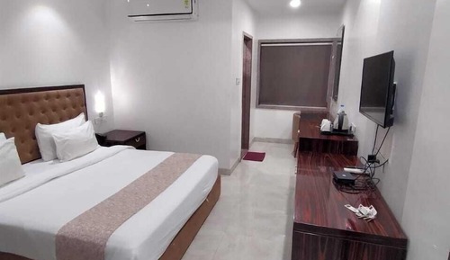 Deluxe Double Room, 1 King Bed, City View, Tower