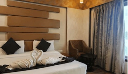 Family Room (Vande Bharat Special Day-use 11:00 AM - 5:00 PM)