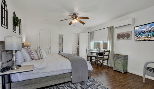 Room, 1 King Bed, Patio