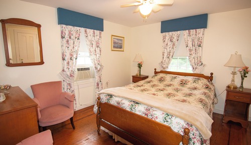 C6 Carriage House
