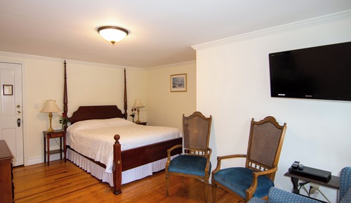 C14 Queen Family Room