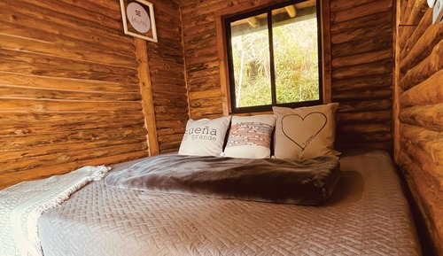 Family Cabin, Hot Tub, City View