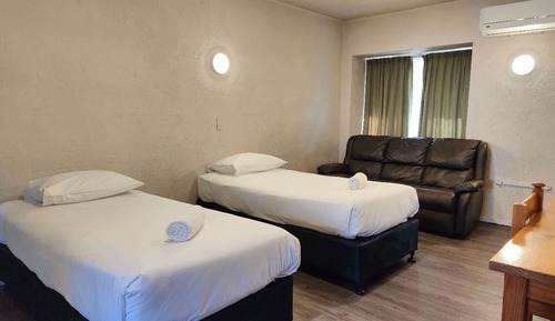 Economy Studio Suite