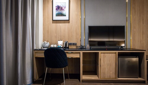 Deluxe Family Room