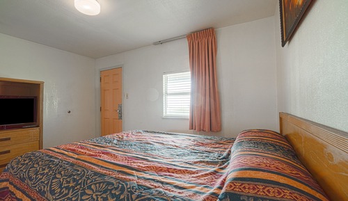 Room, 1 Queen Bed, Smoking, Kitchenette