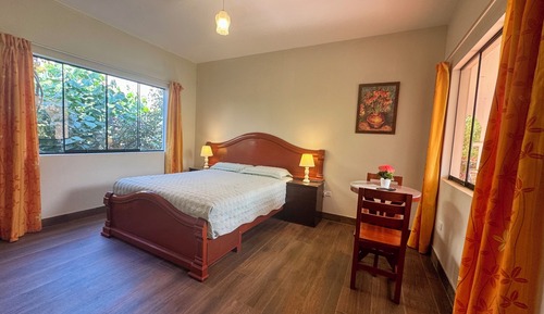 Deluxe Room, 1 King Bed, Garden View
