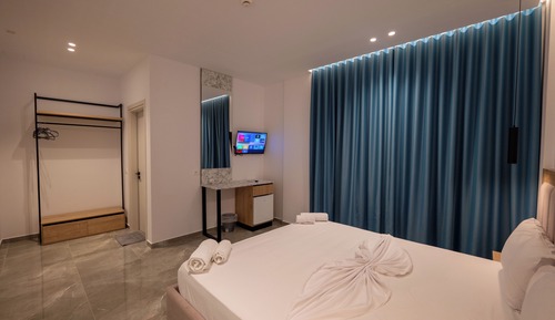 Deluxe Double Room, Pool View