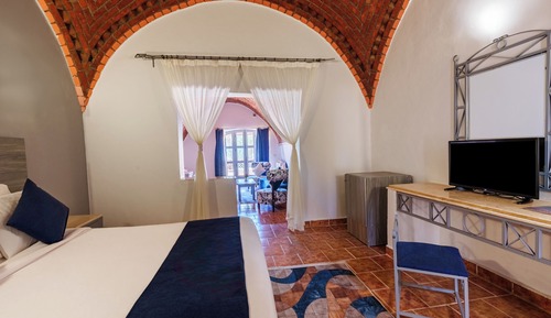 Junior Room, Sea View, Poolside