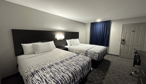 Deluxe Room, 2 Queen Beds, Non Smoking, Ground Floor