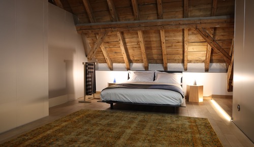 Standard Room, 1 Queen Bed, Courtyard View