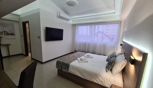 Grand Room, 1 King Bed, Hot Tub