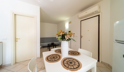 Deluxe Studio, 1 Queen Bed with Sofa bed, Non Smoking, City View