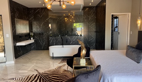 Honeymoon Suite