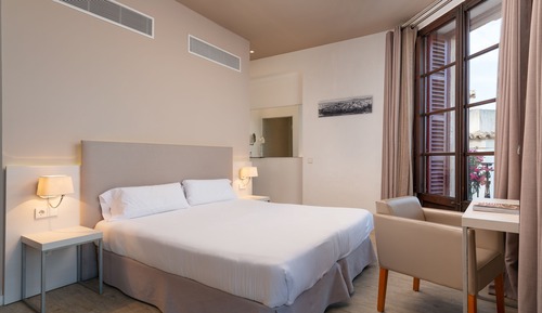 Deluxe Room, Balcony