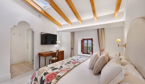 Deluxe Double Room (Abuhardillada I)