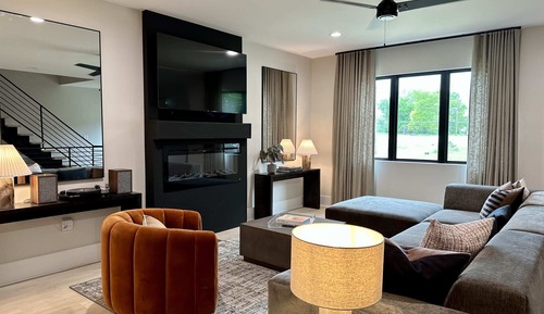 Luxury Townhome (4 Bedrooms)