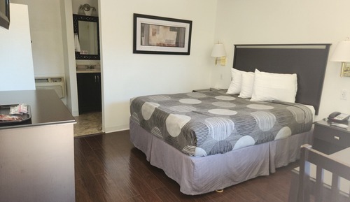 Standard Single Room, 1 Queen Bed