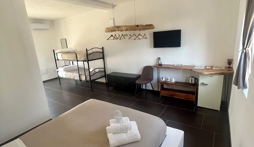 Quadruple Room (8)