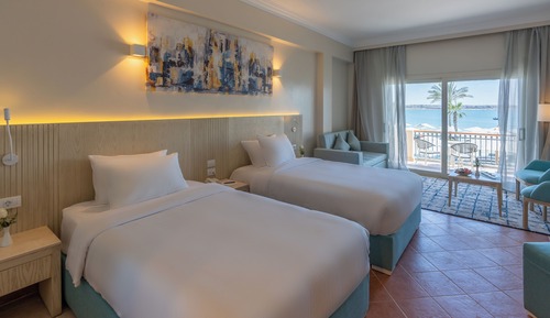 Deluxe Room, Smoking, Lake View