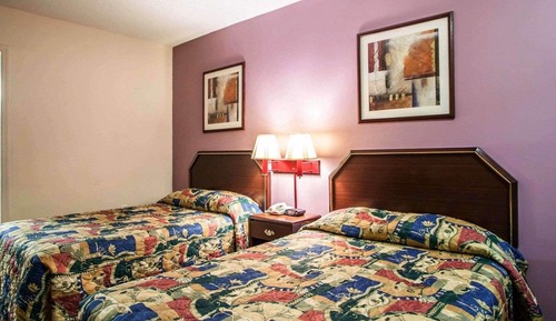 Basic Room, 2 Double Beds, Smoking