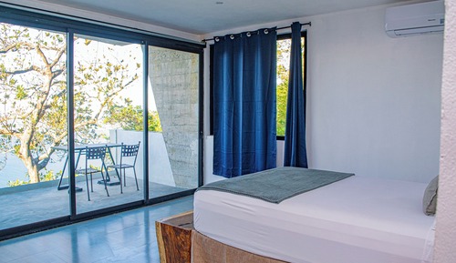 Panoramic Room