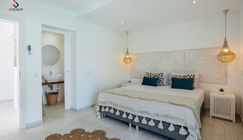 Room, Patio