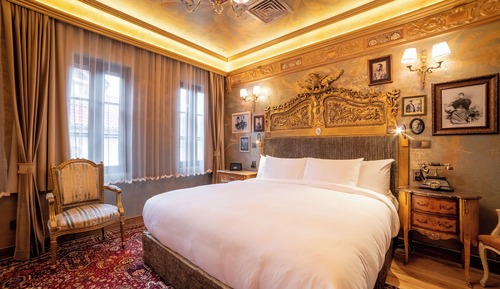Royal Room