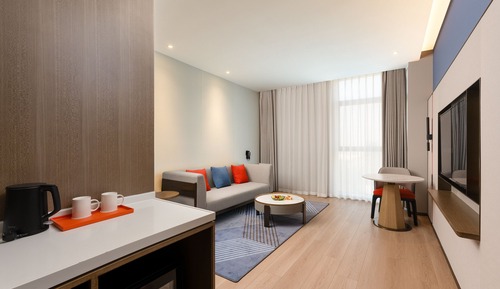 1 King Bed Suite Living area